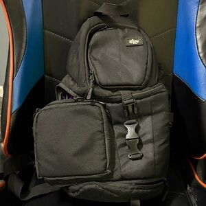 Qipi sling style camera bag